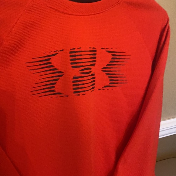 Under Armour Red long sleeve Dri-fit Perfect Condition - Picture 3 of 3
